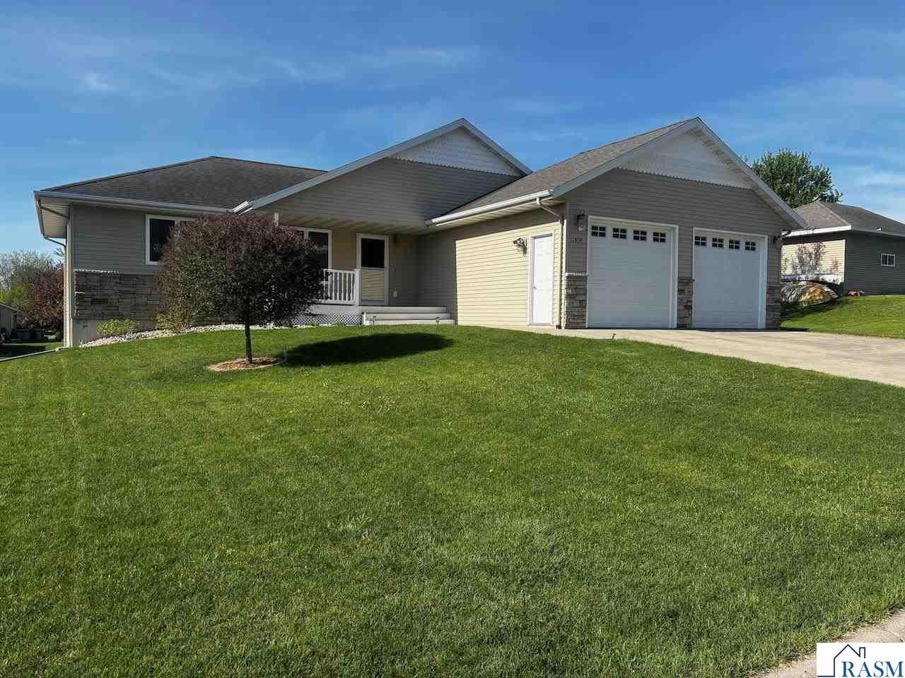 1924 Rock Ridge Lane St. Peter MN 56082