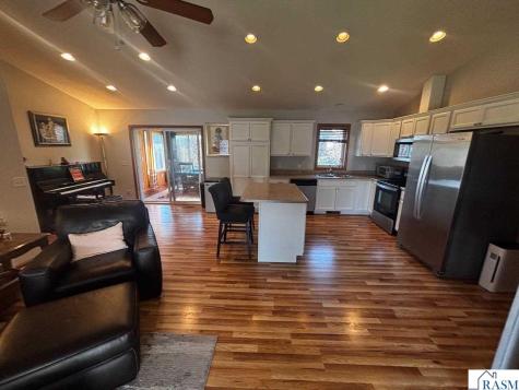 1924 Rock Ridge Lane St. Peter MN 56082