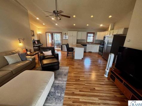 1924 Rock Ridge Lane St. Peter MN 56082