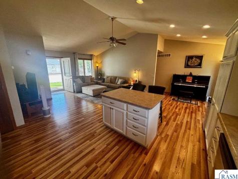 1924 Rock Ridge Lane St. Peter MN 56082