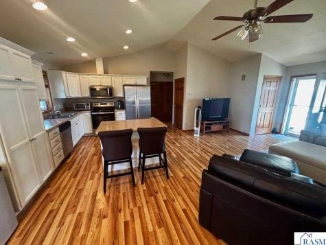 1924 Rock Ridge Lane St. Peter MN 56082
