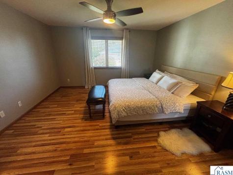 1924 Rock Ridge Lane St. Peter MN 56082
