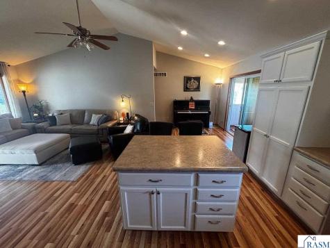 1924 Rock Ridge Lane St. Peter MN 56082
