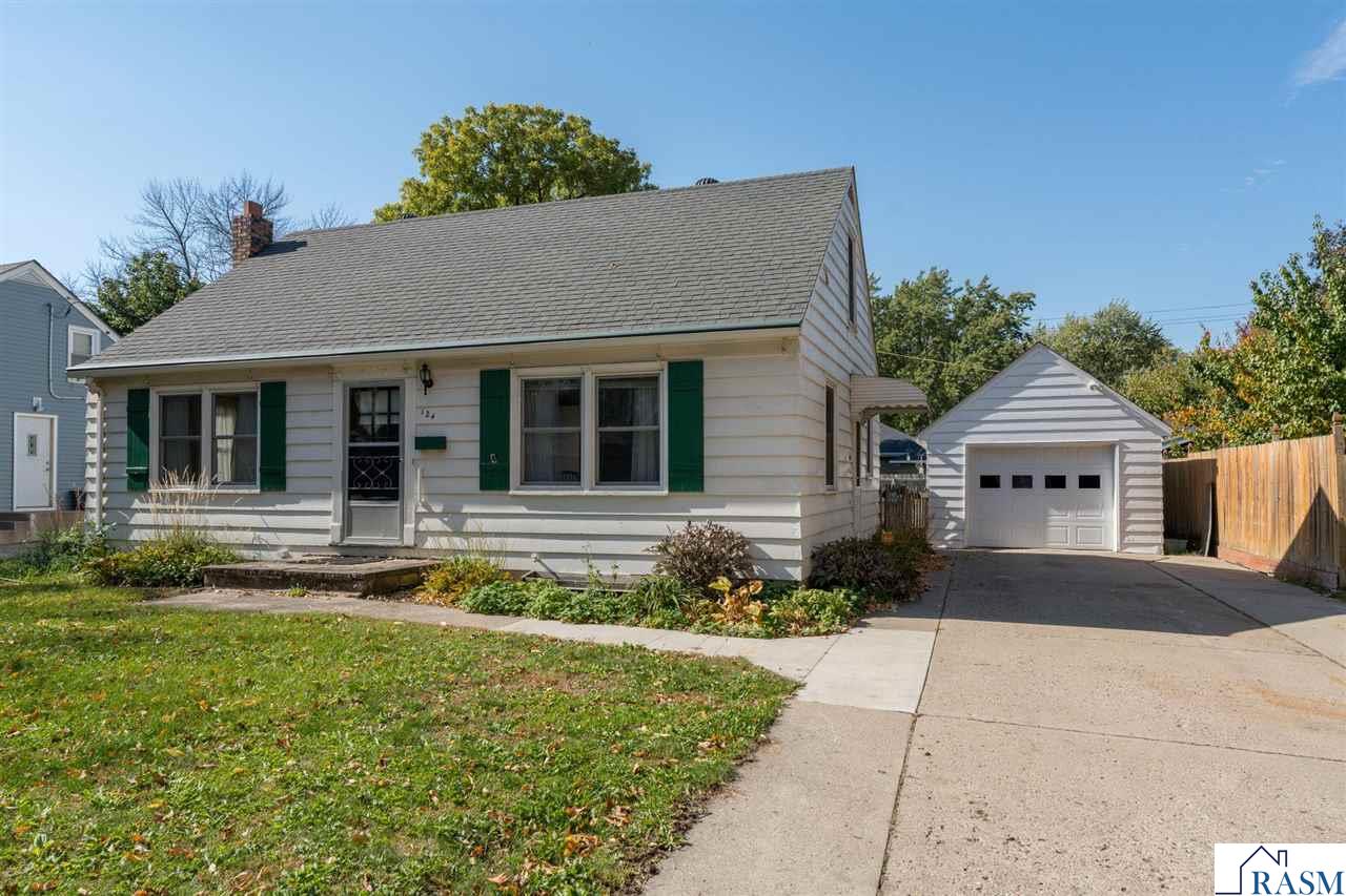 124 Thayer Avenue Mankato MN 56001