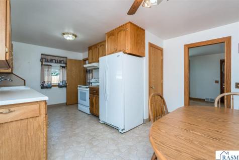 124 Thayer Avenue Mankato MN 56001