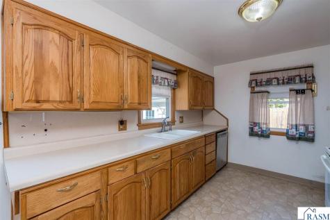 124 Thayer Avenue Mankato MN 56001