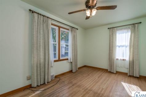 124 Thayer Avenue Mankato MN 56001
