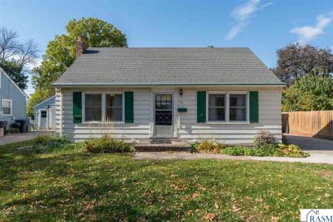 124 Thayer Avenue Mankato MN 56001