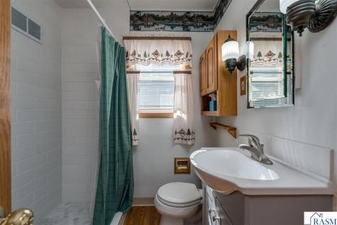 124 Thayer Avenue Mankato MN 56001