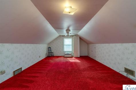 124 Thayer Avenue Mankato MN 56001