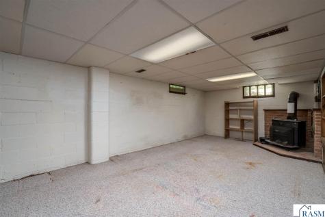 124 Thayer Avenue Mankato MN 56001