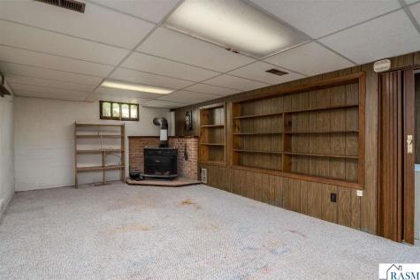 124 Thayer Avenue Mankato MN 56001