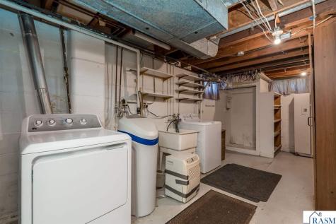 124 Thayer Avenue Mankato MN 56001
