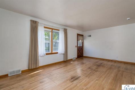 124 Thayer Avenue Mankato MN 56001