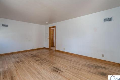 124 Thayer Avenue Mankato MN 56001