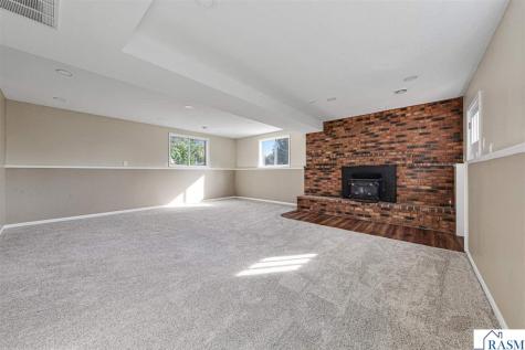 400 Wanser Avenue Lafayette MN 56054