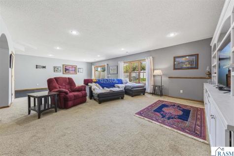 1804 Orchard Ridge St. Peter MN 56082