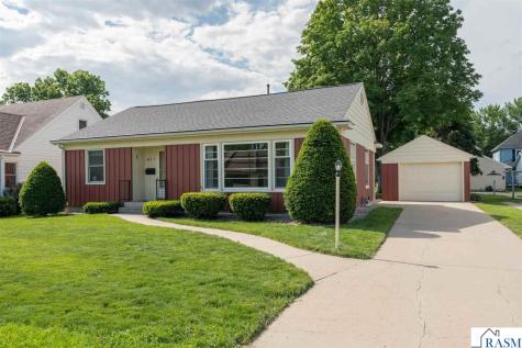 411 Page Avenue North Mankato MN 56003