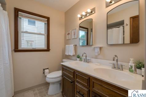 411 Page Avenue North Mankato MN 56003