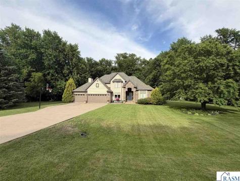 203 Country Club Drive Mankato MN 56001