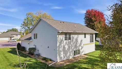 112 Bunker Court Mankato MN 56001