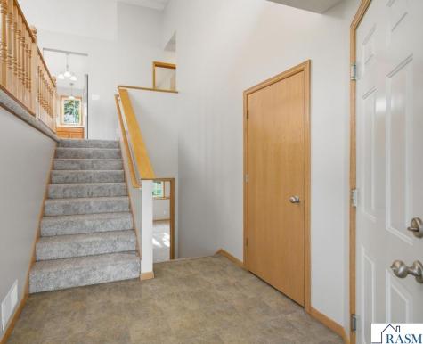 112 Bunker Court Mankato MN 56001