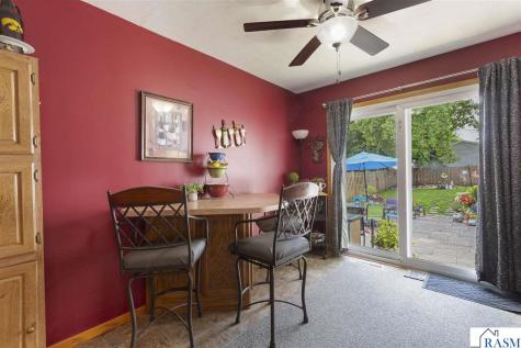 339 Jefferson Avenue North Mankato MN 56003