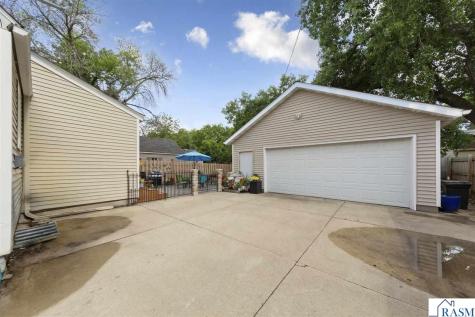 339 Jefferson Avenue North Mankato MN 56003