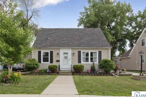 339 Jefferson Avenue North Mankato MN 56003