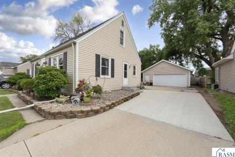 339 Jefferson Avenue North Mankato MN 56003