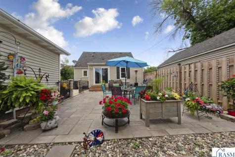 339 Jefferson Avenue North Mankato MN 56003