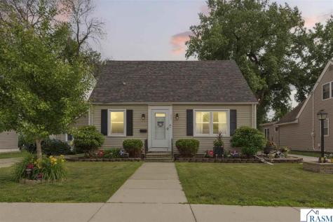 339 Jefferson Avenue North Mankato MN 56003