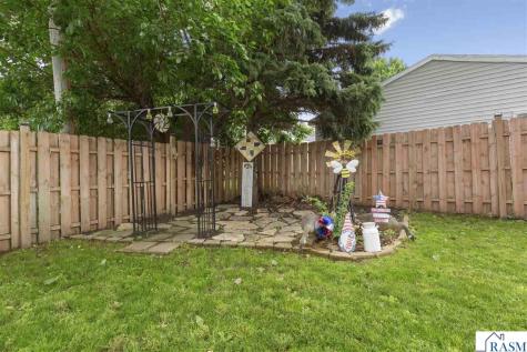 339 Jefferson Avenue North Mankato MN 56003