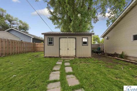 339 Jefferson Avenue North Mankato MN 56003