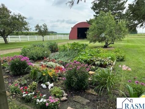 40949 281st Avenue Le Sueur MN 56058
