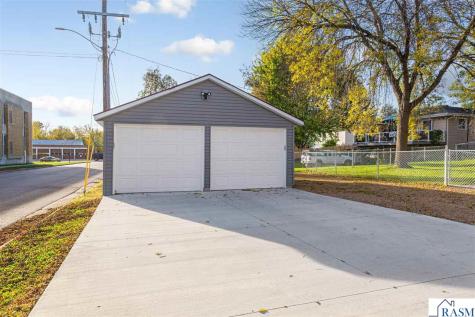212 NE Boulevard Avenue Montgomery MN 56069