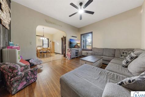 212 NE Boulevard Avenue Montgomery MN 56069