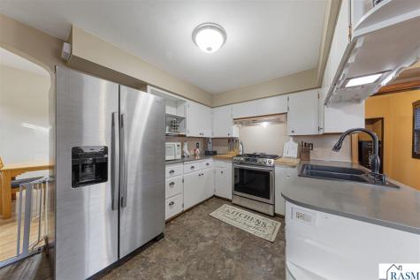 212 NE Boulevard Avenue Montgomery MN 56069