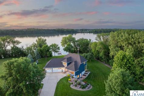 16 Lake Shore Drive Sherburn MN 56171