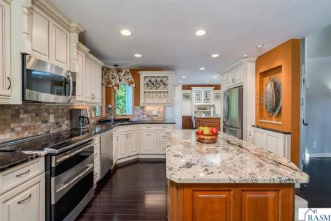 16 Lake Shore Drive Sherburn MN 56171