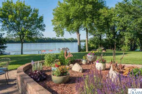 16 Lake Shore Drive Sherburn MN 56171