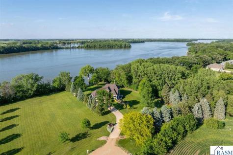 16 Lake Shore Drive Sherburn MN 56171