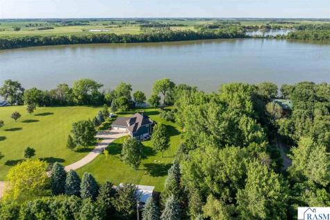 16 Lake Shore Drive Sherburn MN 56171