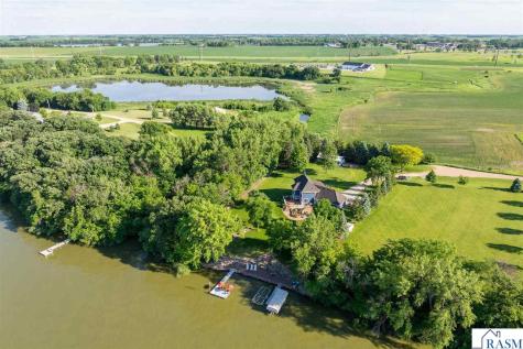 16 Lake Shore Drive Sherburn MN 56171