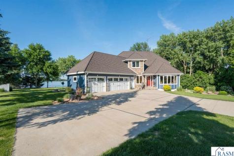 16 Lake Shore Drive Sherburn MN 56171