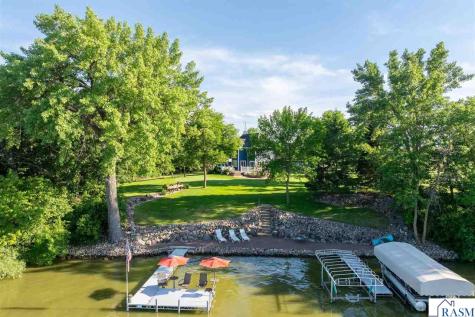 16 Lake Shore Drive Sherburn MN 56171