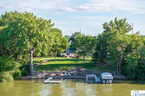 16 Lake Shore Drive Sherburn MN 56171