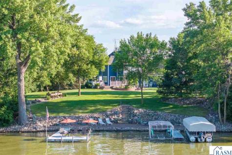 16 Lake Shore Drive Sherburn MN 56171