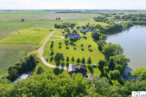 16 Lake Shore Drive Sherburn MN 56171