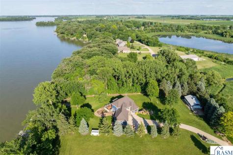 16 Lake Shore Drive Sherburn MN 56171
